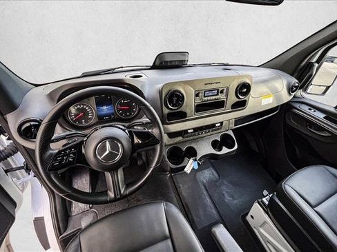 Used 2025 Mercedes-Benz Sprinter 2500 image 19