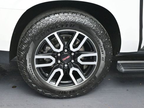 Used 2023 GMC Yukon XL AT4 w/ AT4 Premium Plus Package AWD/4WD image 40