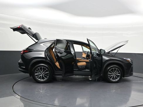 Used 2025 Lexus NX 250 FWD w/ Accessory Package (K3) image 33