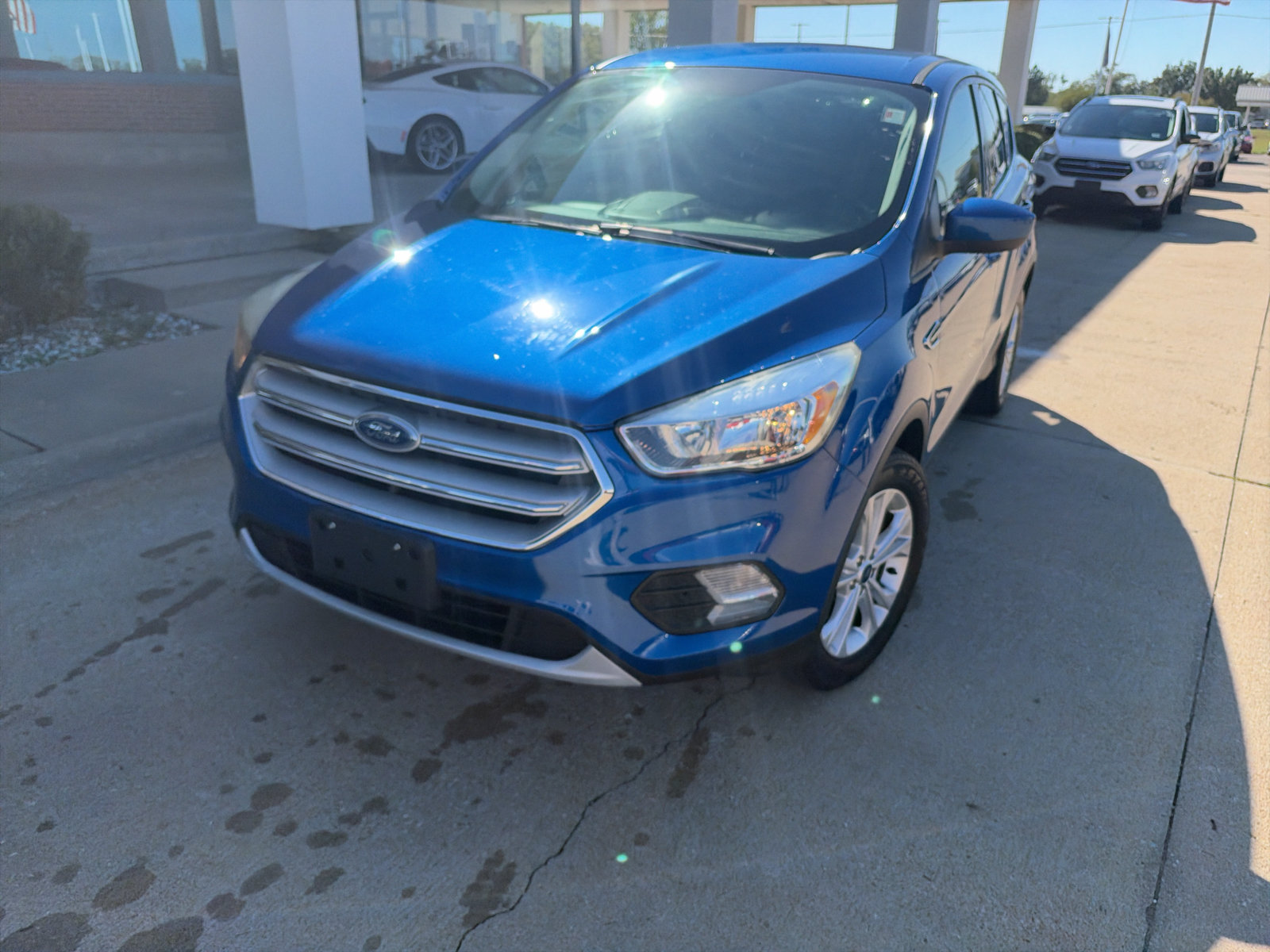 Used 2019 Ford Escape SE AWD/4WD image 2