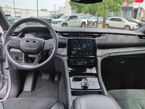 Used 2024 Jeep Grand Cherokee L Laredo AWD/4WD image 28
