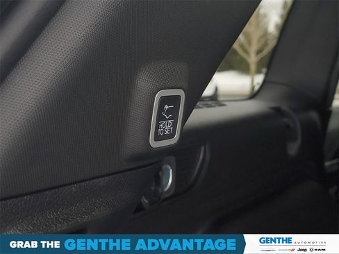 New 2025 Jeep Grand Cherokee Limited image 27