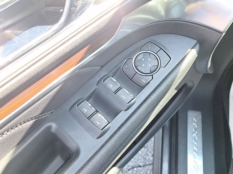 Used 2019 Ford Explorer Limited w/ Ford Safe & Smart Package AWD/4WD image 10