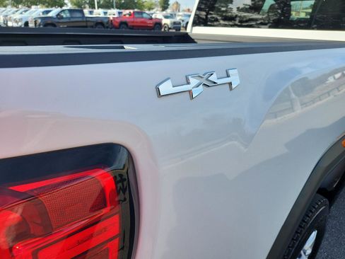 Certified 2023 GMC Sierra 2500 Pro w/ Convenience Package image 5