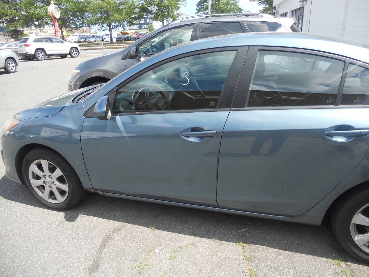 Used 2010 MAZDA MAZDA3 i Touring FWD image 4