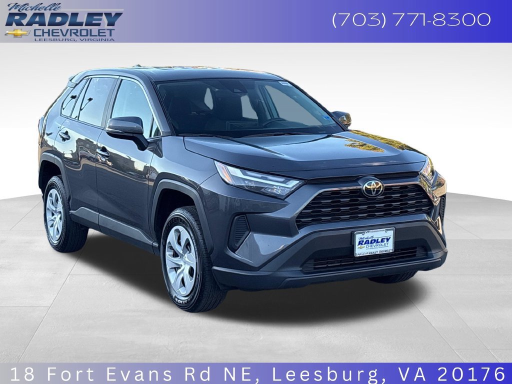 Used 2025 Toyota RAV4 LE AWD/4WD image 8