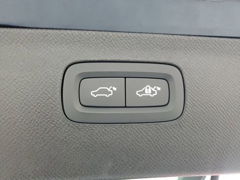 Certified 2025 Volvo XC90 B6 Core w/ Climate Package image 12