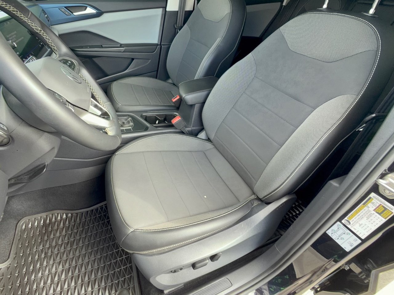 Used 2022 Volkswagen Taos SE FWD image 5