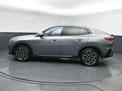 Used 2026 BMW X2 xDrive28i AWD/4WD image 4