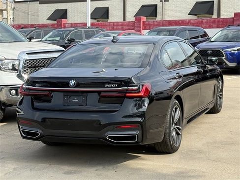 Used 2022 BMW 750i xDrive w/ M Sport Package image 5