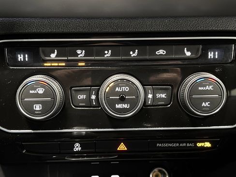 Used 2023 Volkswagen Atlas Cross Sport SEL image 21