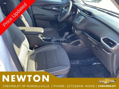 Used 2023 Chevrolet TrailBlazer LT FWD image 22