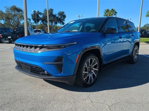 Used 2025 Jeep Wagoneer S Limited image 8