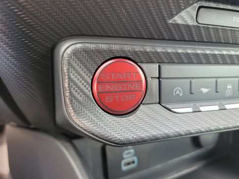 Used 2025 Ford Mustang Premium image 17