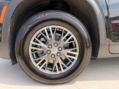 Used 2026 Chevrolet Traverse LT image 10