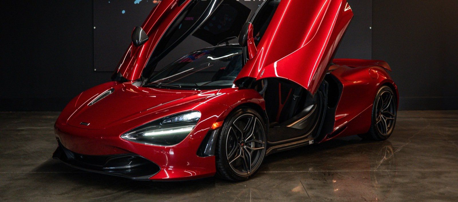 Used 2018 McLaren 720S RWD image 2