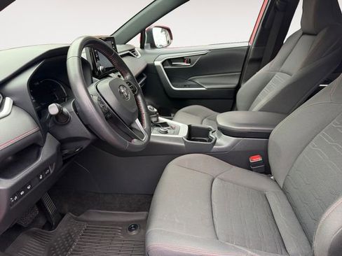 Used 2022 Toyota RAV4 SE w/ Weather & Moonroof Package AWD/4WD image 9