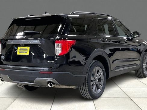 Certified 2022 Ford Explorer XLT w/ Equipment Group 202A image 12