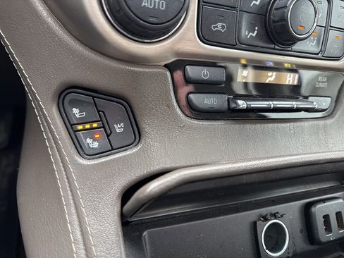 Used 2016 GMC Yukon XL Denali image 21