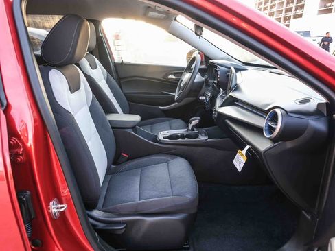Used 2024 Chevrolet Trax LS w/ LS Convenience Package FWD image 18
