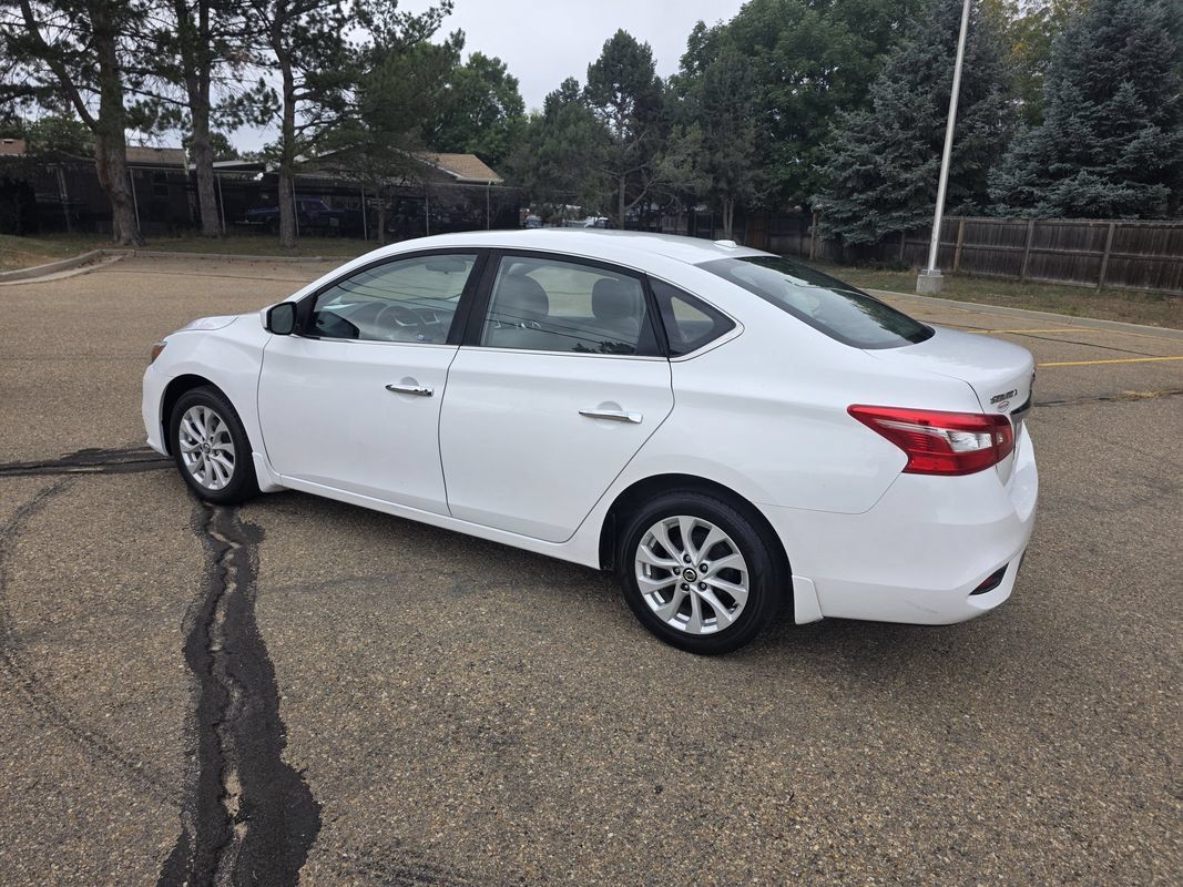 Used 2016 Nissan Sentra SV w/ Style Package FWD image 3