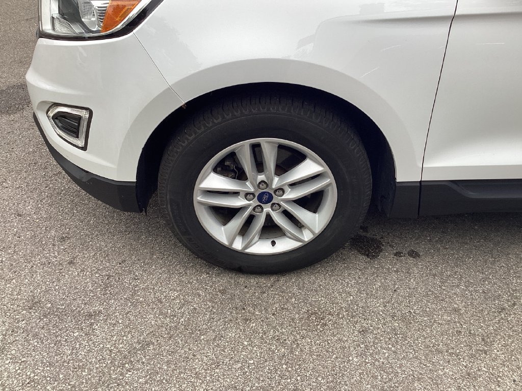 Used 2017 Ford Edge SEL w/ Equipment Group 201A AWD/4WD image 27