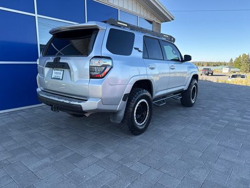 Used 2019 Toyota 4Runner TRD Off-Road AWD/4WD image 8