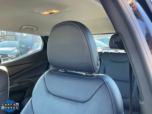 Used 2022 Chevrolet Bolt EUV LT w/ Convenience Package image 17