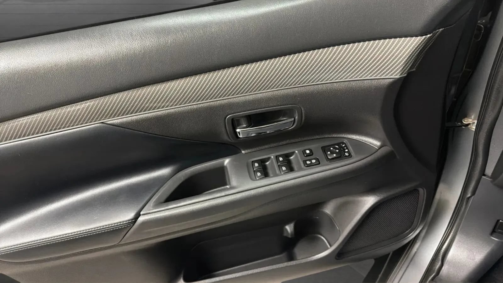 Used 2019 Mitsubishi Outlander SEL AWD/4WD image 17