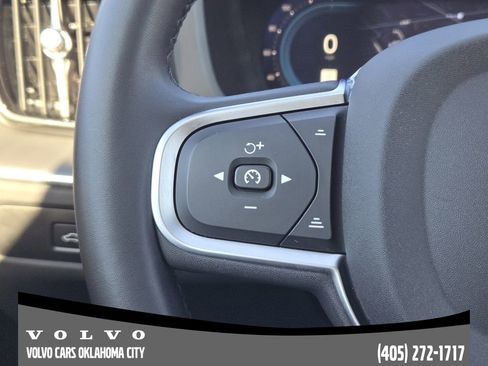 Certified 2025 Volvo XC60 B5 Core image 27