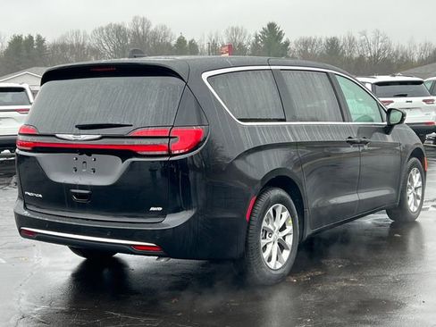 New 2026 Chrysler Pacifica Select image 48