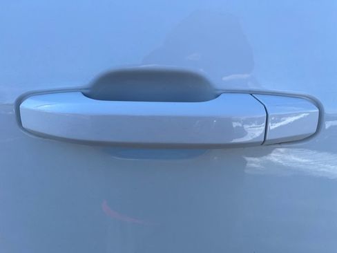 Used 2024 Chevrolet Silverado 2500 LT w/ Convenience Package image 18