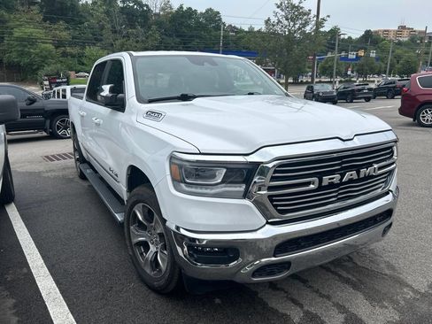 Used 2023 RAM 1500 Laramie AWD/4WD image 1