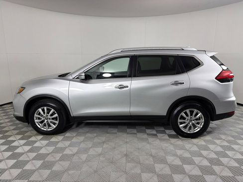 Used 2017 Nissan Rogue SV image 8