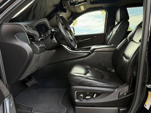 Used 2019 Cadillac Escalade ESV Luxury image 44