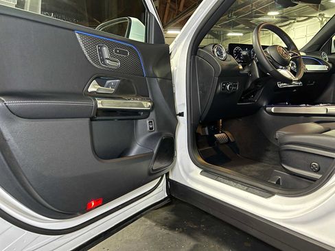 Used 2026 Mercedes-Benz GLB 250 4MATIC image 21