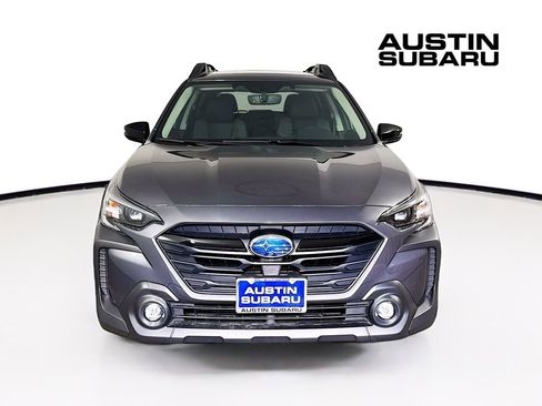Used 2025 Subaru Outback Onyx Edition image 2