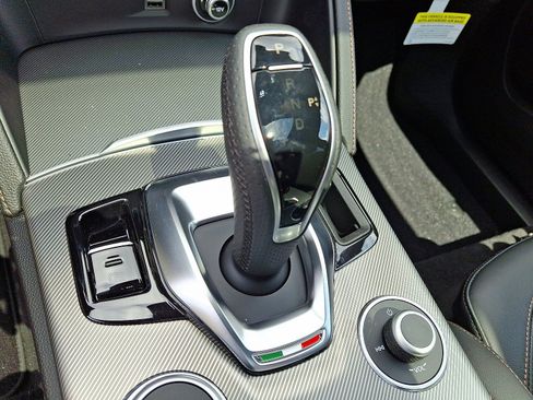 New 2025 Alfa Romeo Stelvio Sprint AWD/4WD image 11