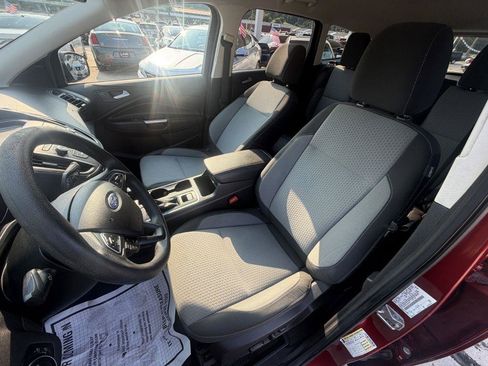 Used 2017 Ford Escape SE FWD image 10