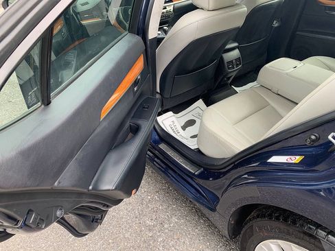 Used 2013 Lexus ES 300h image 24