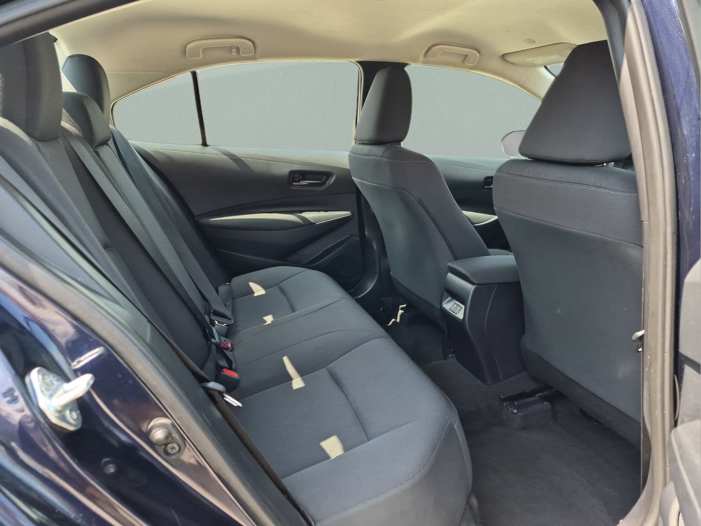 Used 2025 Toyota Corolla LE FWD image 18