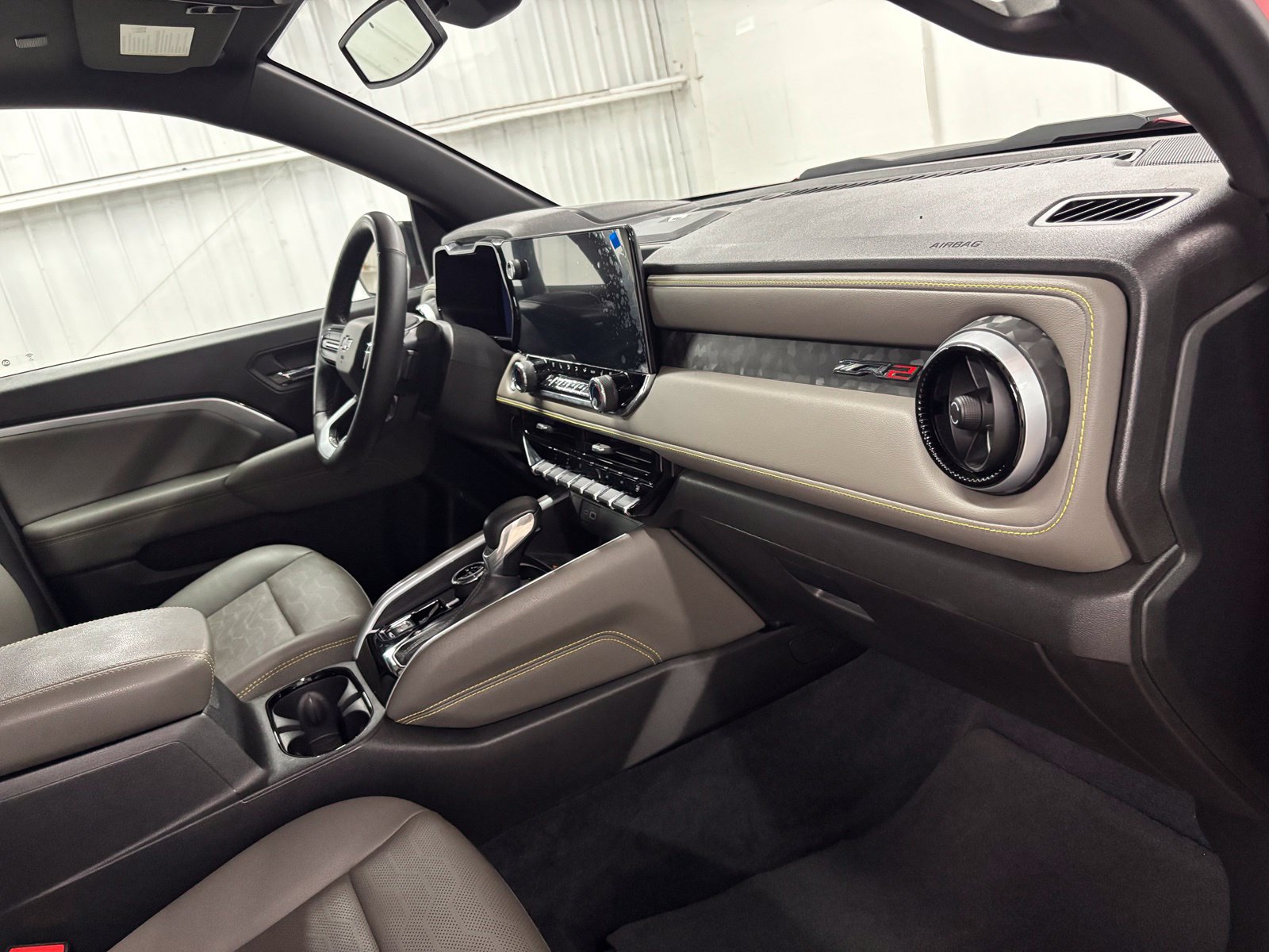 Used 2024 Chevrolet Colorado ZR2 w/ ZR2 Convenience Package III AWD/4WD image 16