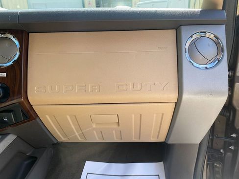 Used 2015 Ford F350 Lariat image 23