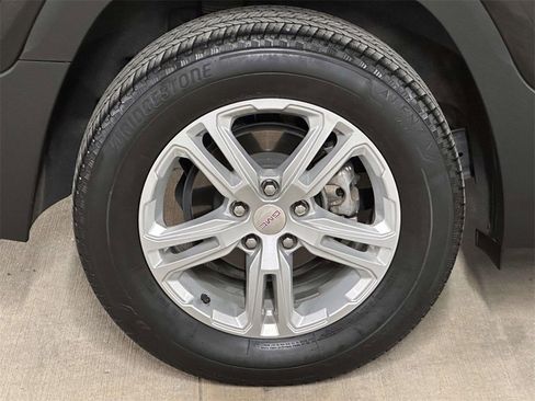 Used 2022 GMC Terrain SLE w/ Driver Convenience Package image 12