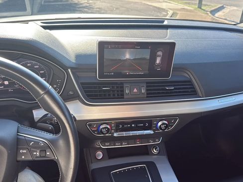 Used 2018 Audi SQ5 Prestige w/ Prestige Package image 11