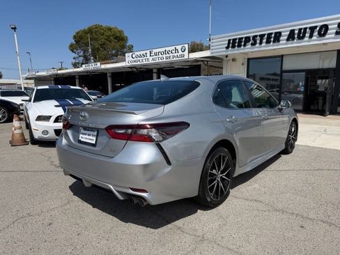 Used 2021 Toyota Camry SE FWD image 5
