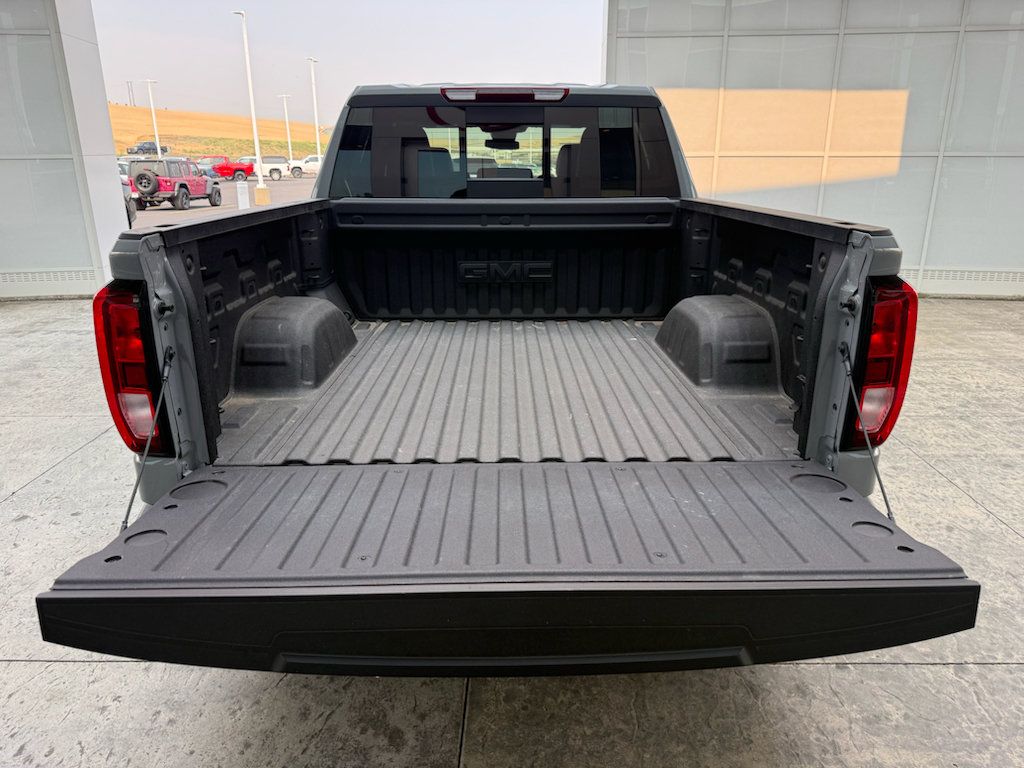 Used 2024 GMC Sierra 1500 Elevation w/ Elevation Premium Package AWD/4WD image 8