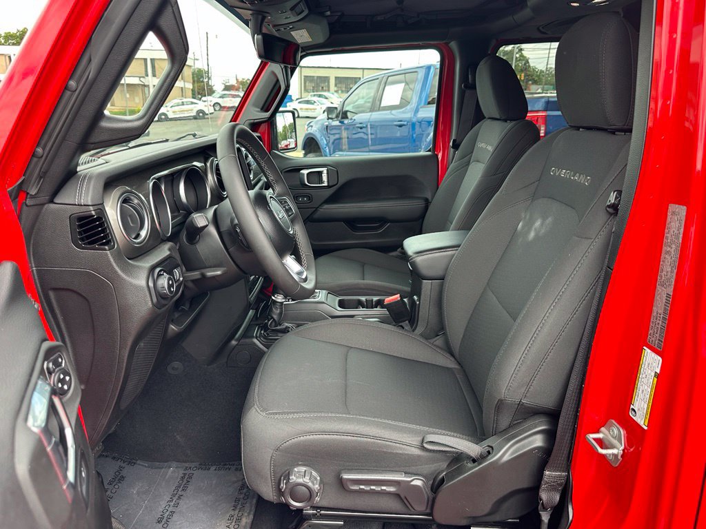 Used 2023 Jeep Gladiator Overland AWD/4WD image 13