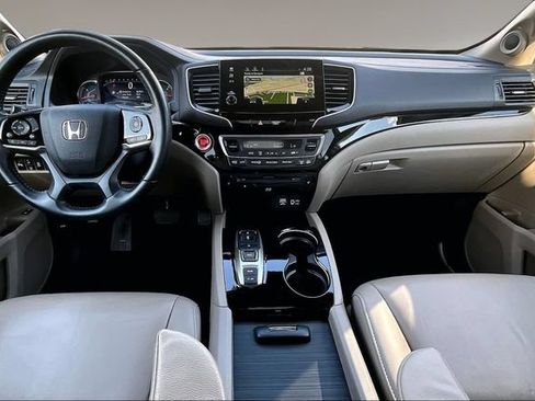 Used 2021 Honda Pilot Touring image 7