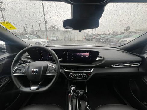 Used 2025 Buick Envista Sport Touring image 33